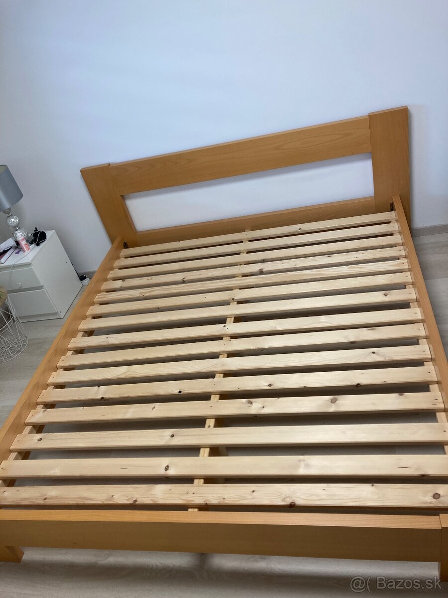 Masivna postel 180x200
