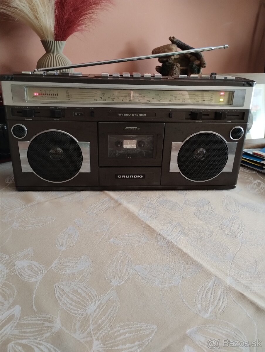 Radiomagnetofon Grundig RR660