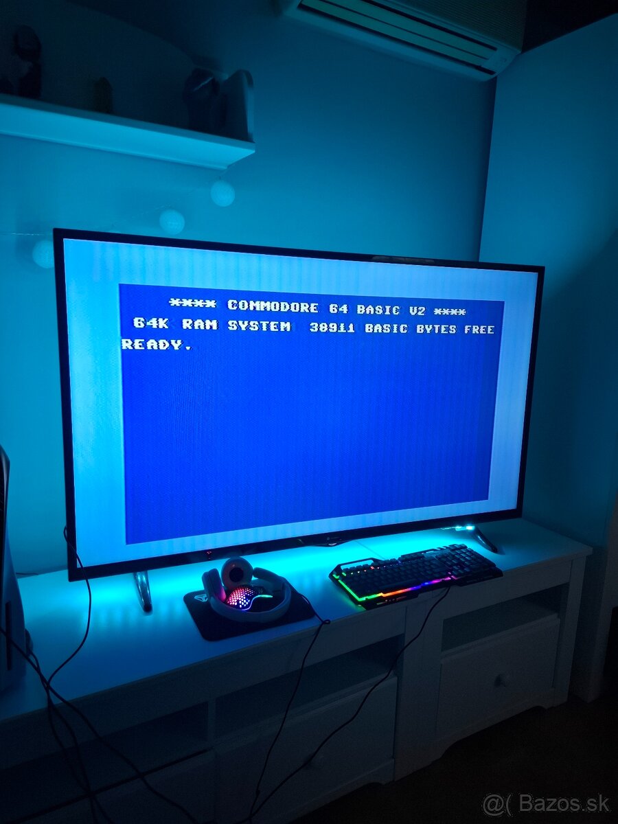 Commodore 64 + 2x QuickShot QS-170 joysticky funkčné