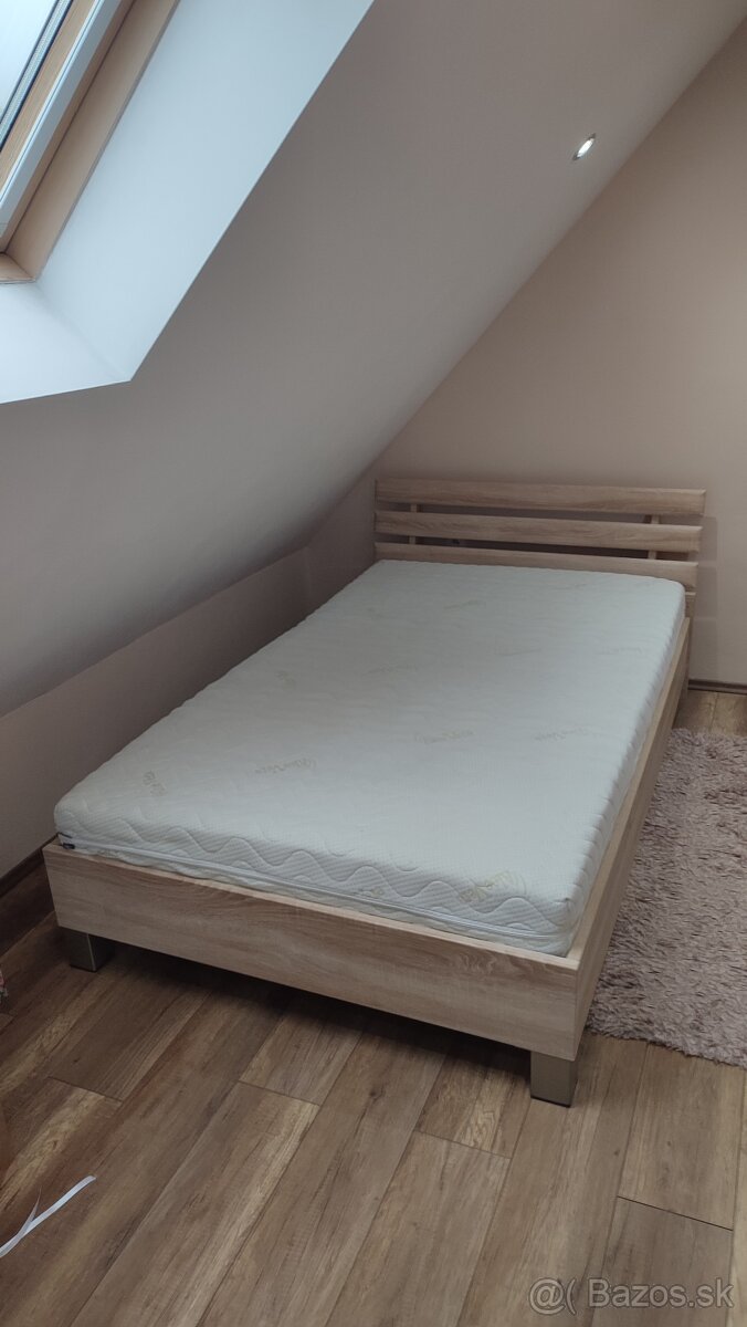 Posteľ 120x200 s matracom