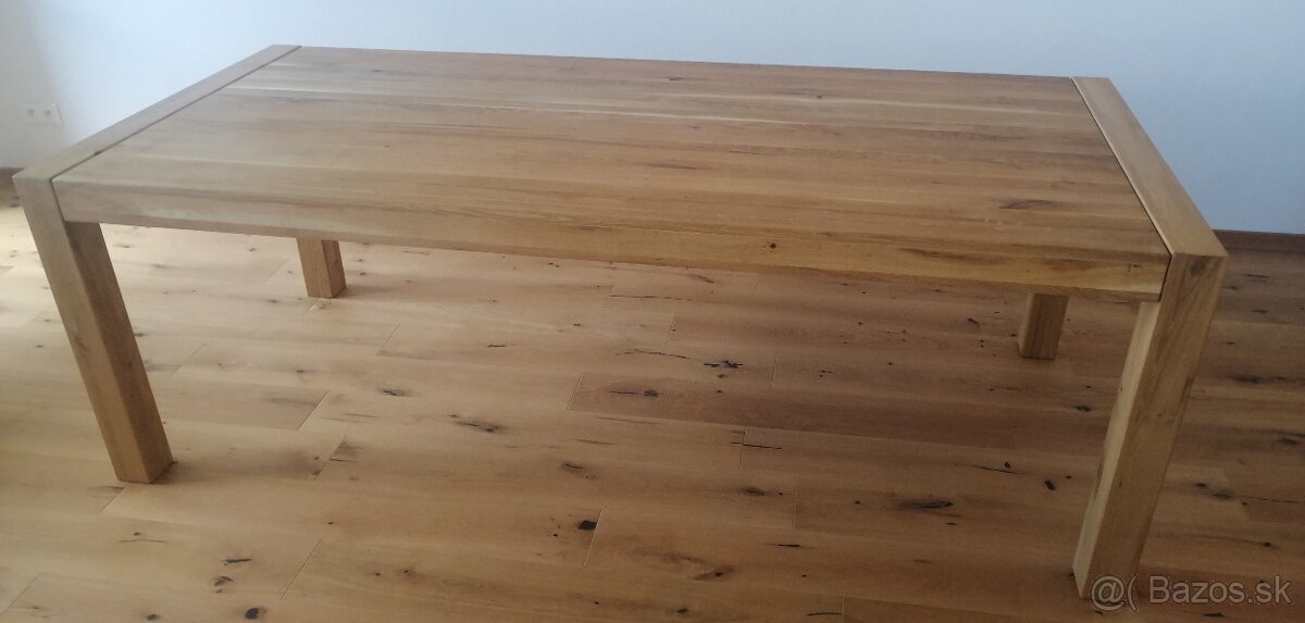 Predám dubový stôl