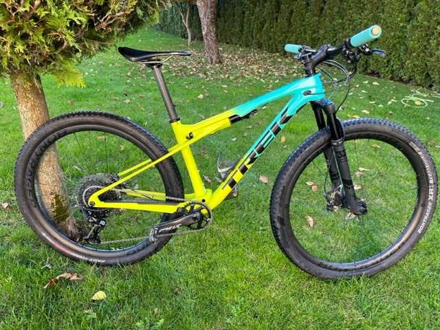 Predám horský bicykel Trek Supercaliber 9.8