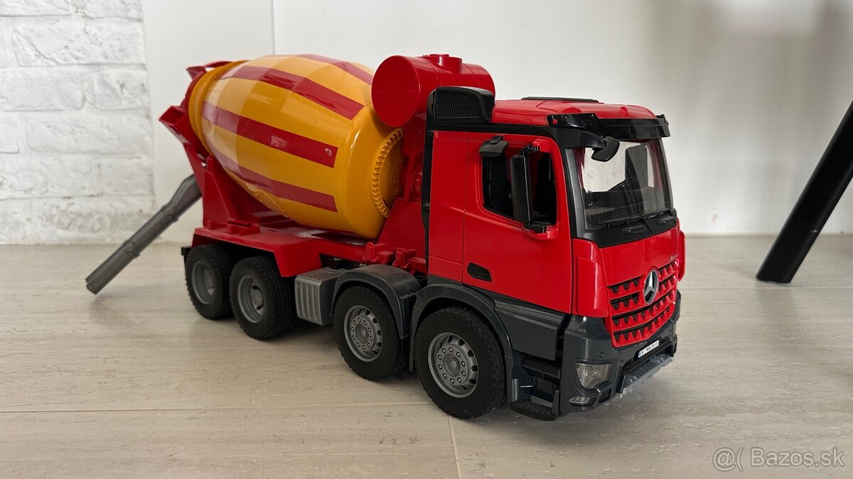 Bruder miešacie auto Mercedes