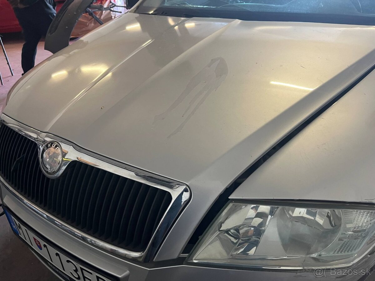 Predna kapota Octavia 2