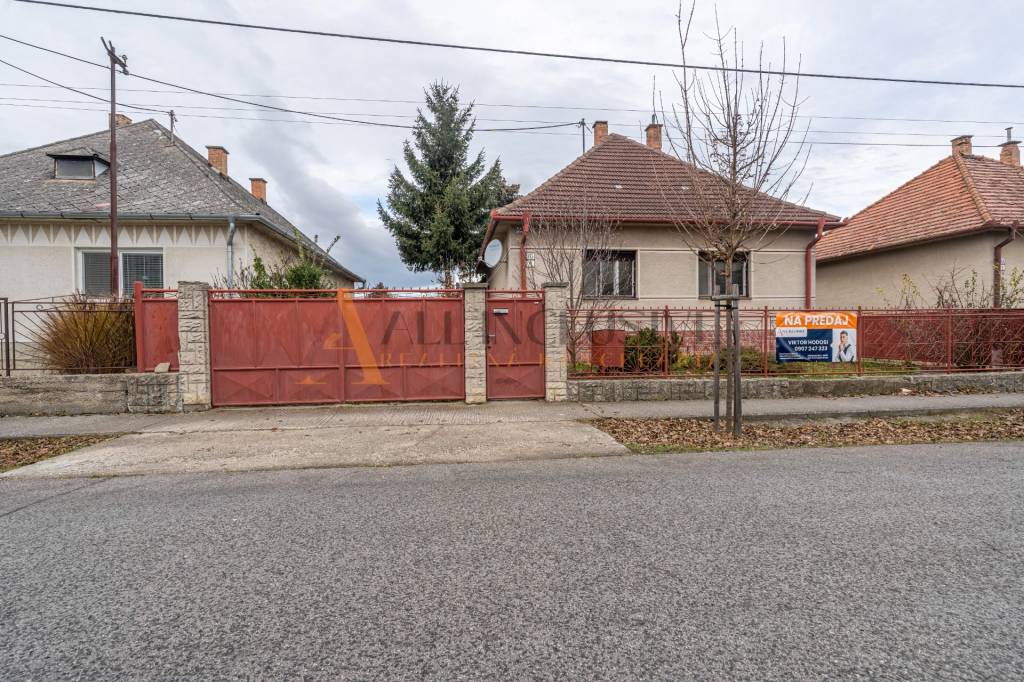 ALL INCLUSIVE | NA PREDAJ 3 IZBOVÝ RODINNÝ DOM S PIVNICOU, J