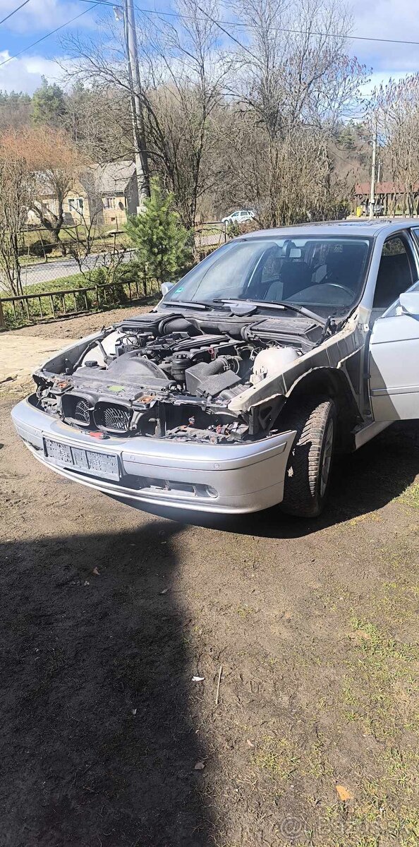 Rozpredám motor 525i