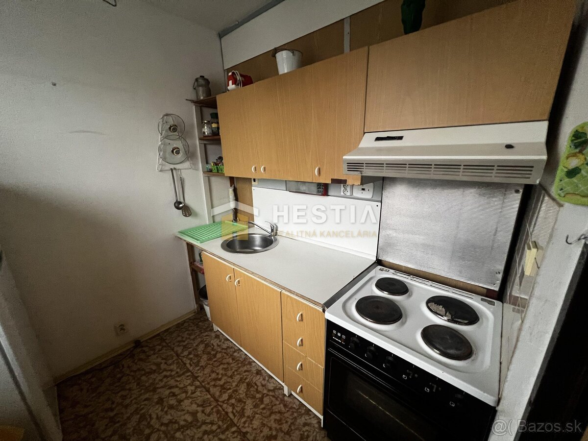 TOP 2 izbový byt s balkónom a výťahom, s pekným výhľadom v B