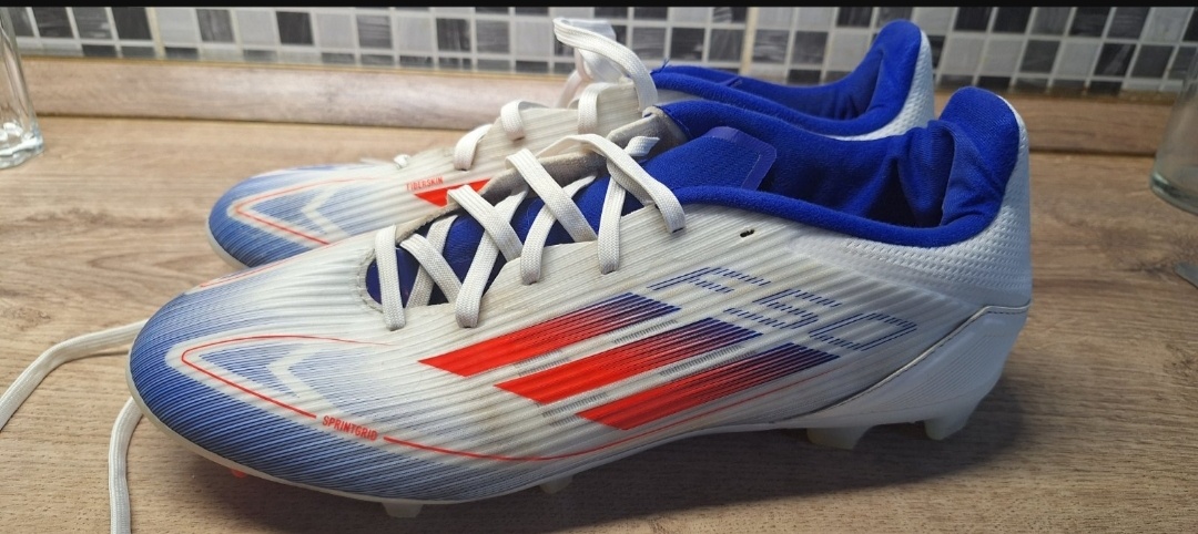 Predám kopačky č.44