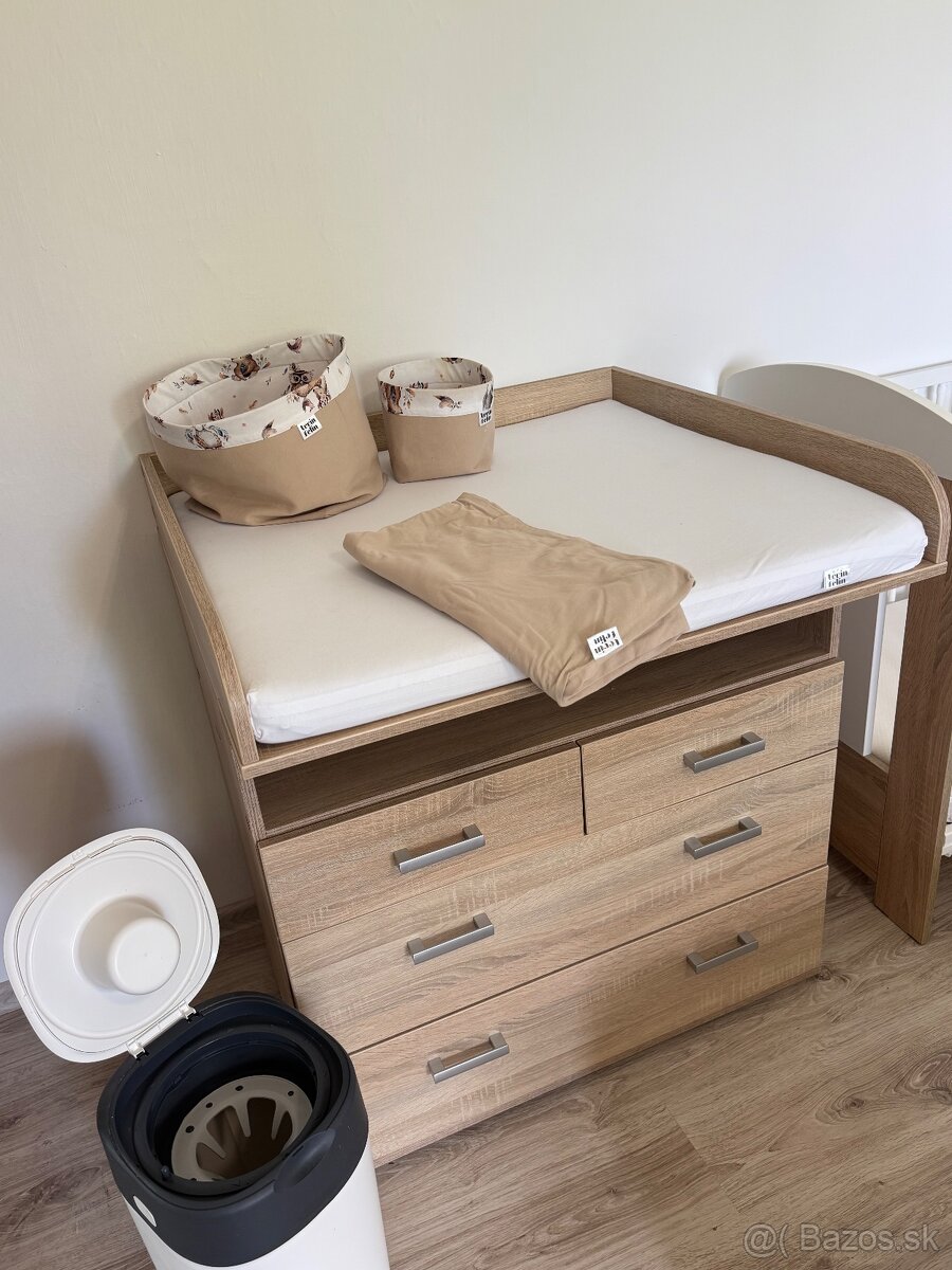 Predám set, postieľku, prebaľovací pult s príslušenstvom