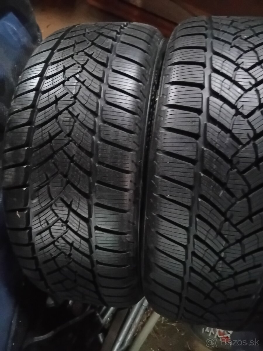 245/45r19