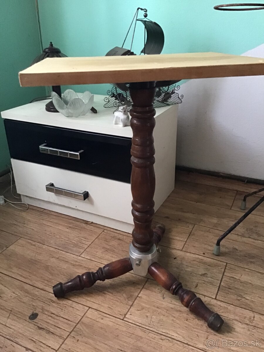 DREVENý STOJAN   63CM VýšKA