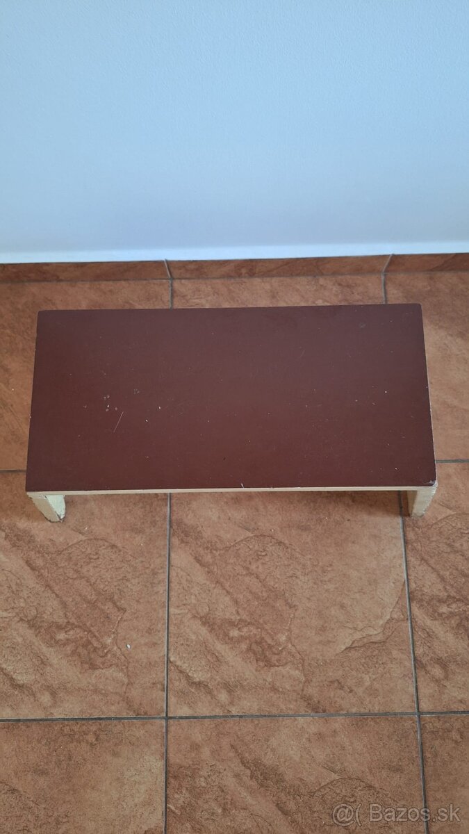 Predám RETRO šamlík, ruksak,stoličky, poháre, pískacie hračk