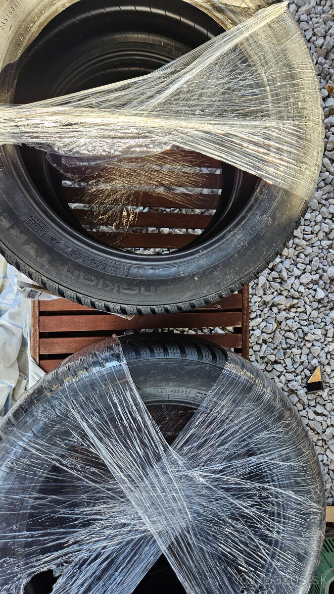 Nové zimné pneumatiky Nokian 235/50 R17 100V