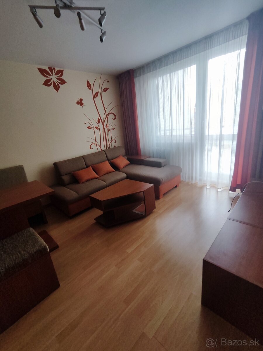 Na prenájom 1 izbový byt