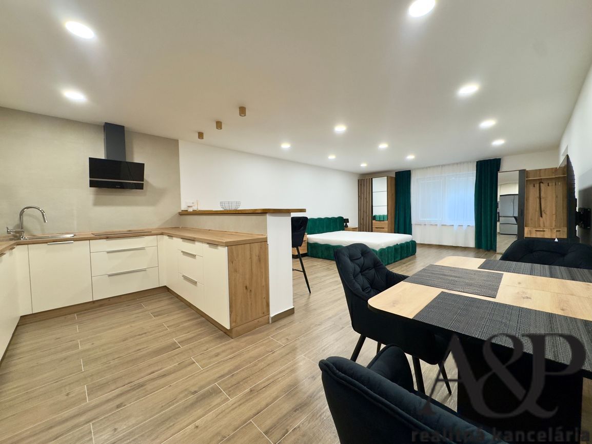 NA PRENÁJOM REKONŠTRUOVANÁ ČASŤ DOMU, BRESTOVEC, okr. MYJAVA