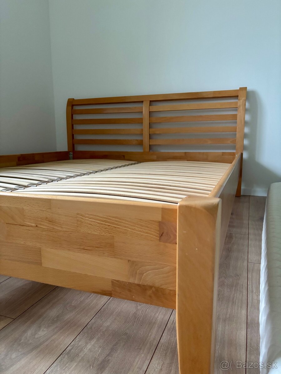 Manželská posteľ 180x200 masív + matrace