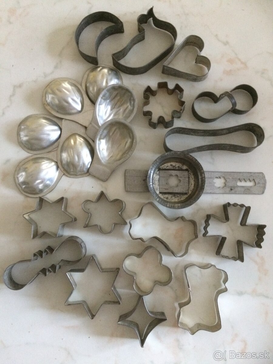 Vykrajovačky + formičky.