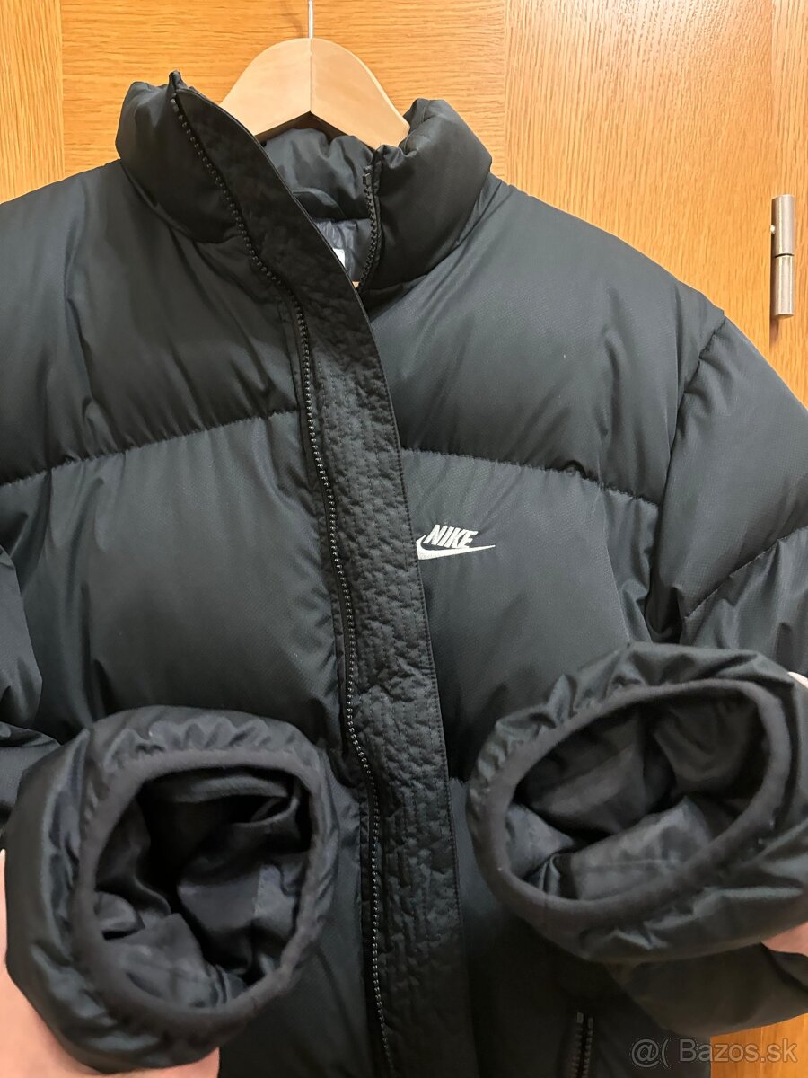 NIKE zimná bunda čierna