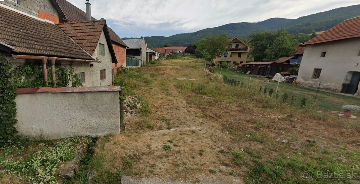 na predaj stavebný pozemok v obci Ráztočno 1650 m2
