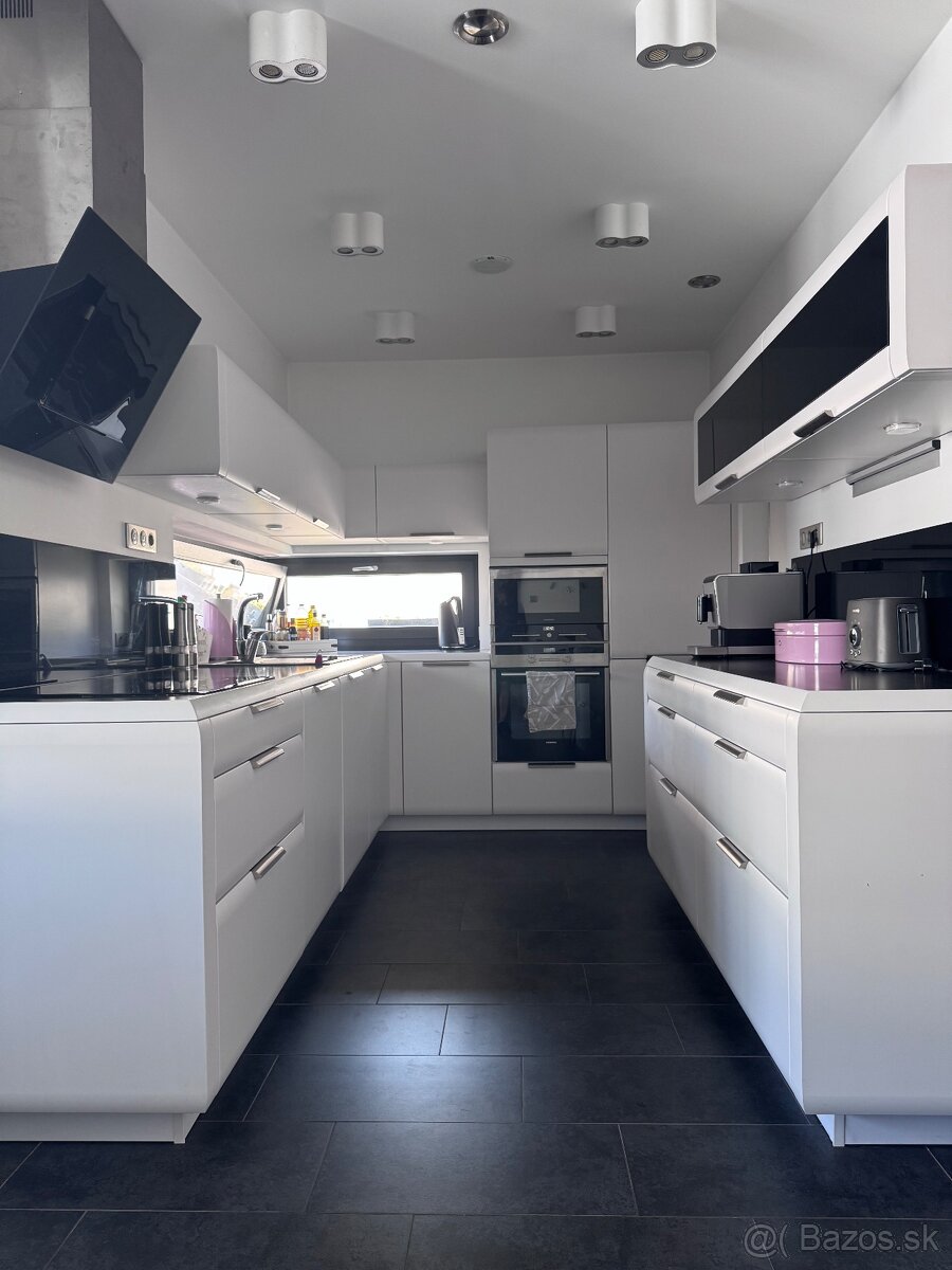 Moderný 5izbový rodinný dom Madarsko Levél