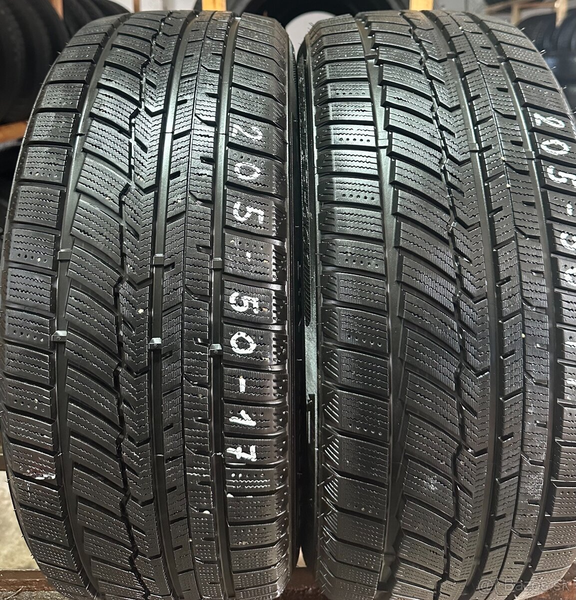 Zimne pneu Austone 205/50 r17 93V XL