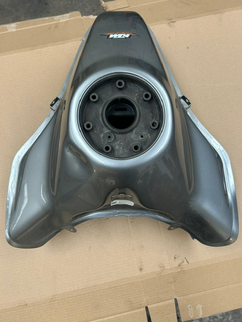 Nádrž KTM Duke 790