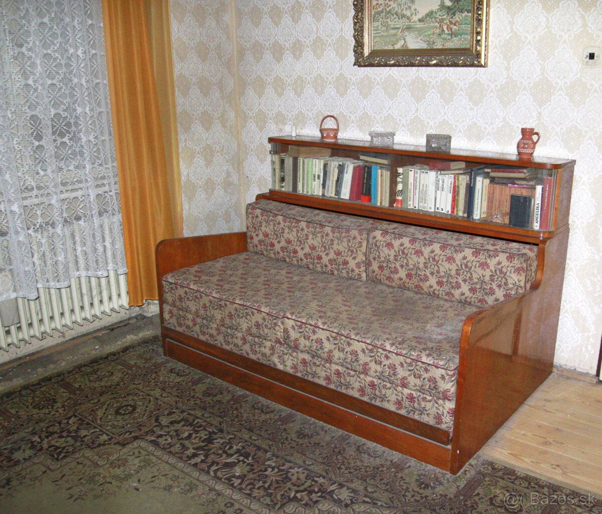 Starožitná rozkladacia súprava postele / gauča s knižnicou