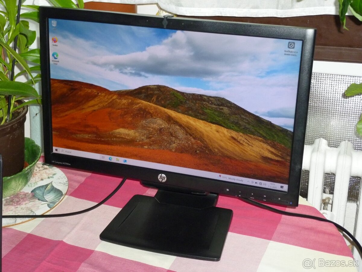 LCD monitor HP Compaq LA2206xc