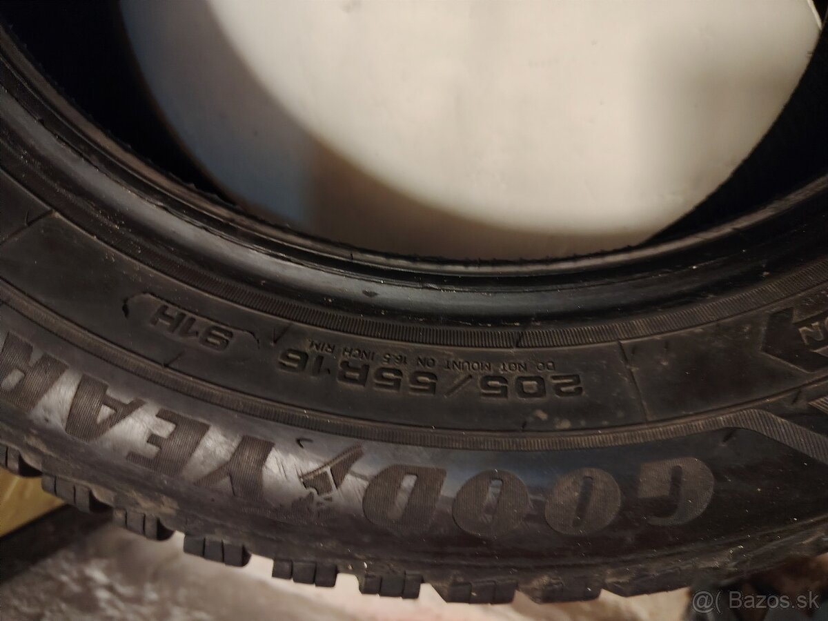 Predám 205/55R16 91H GOODYEAR Zimné