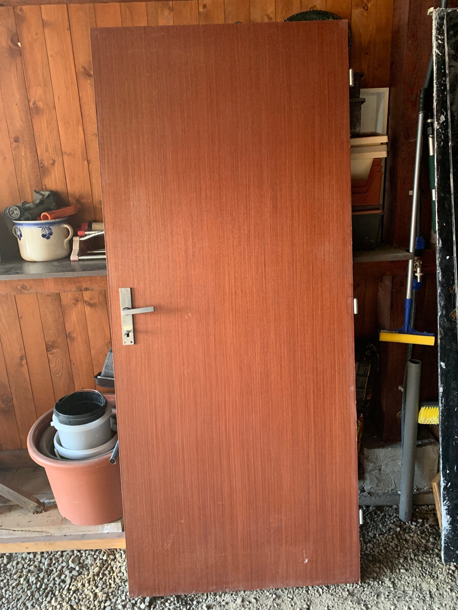predám pravé dvere 80 cm