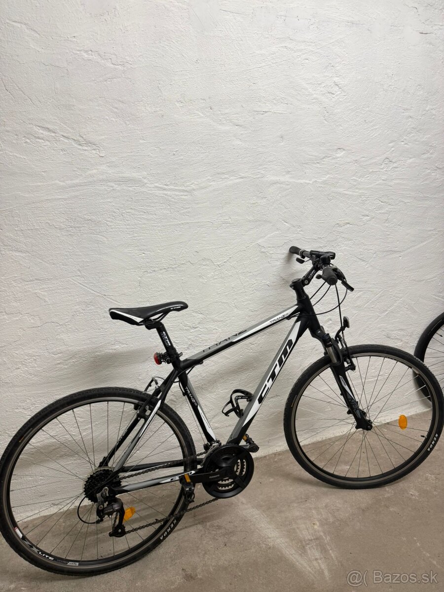 CTM TRANZ 1.0 28 bicykel, čierna/biela, model 2019