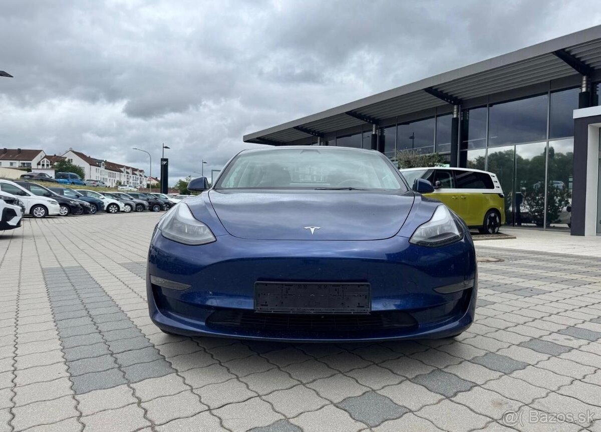Predám Tesla 3 Dual motor 11/2021 - 366 kw