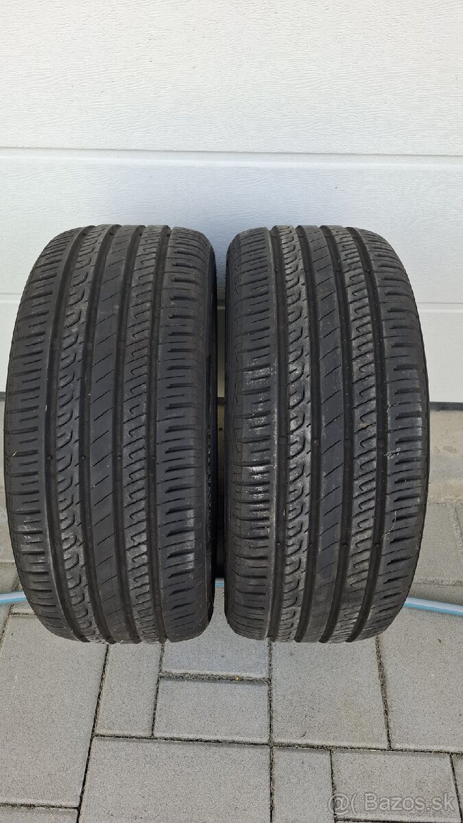 235/45R18