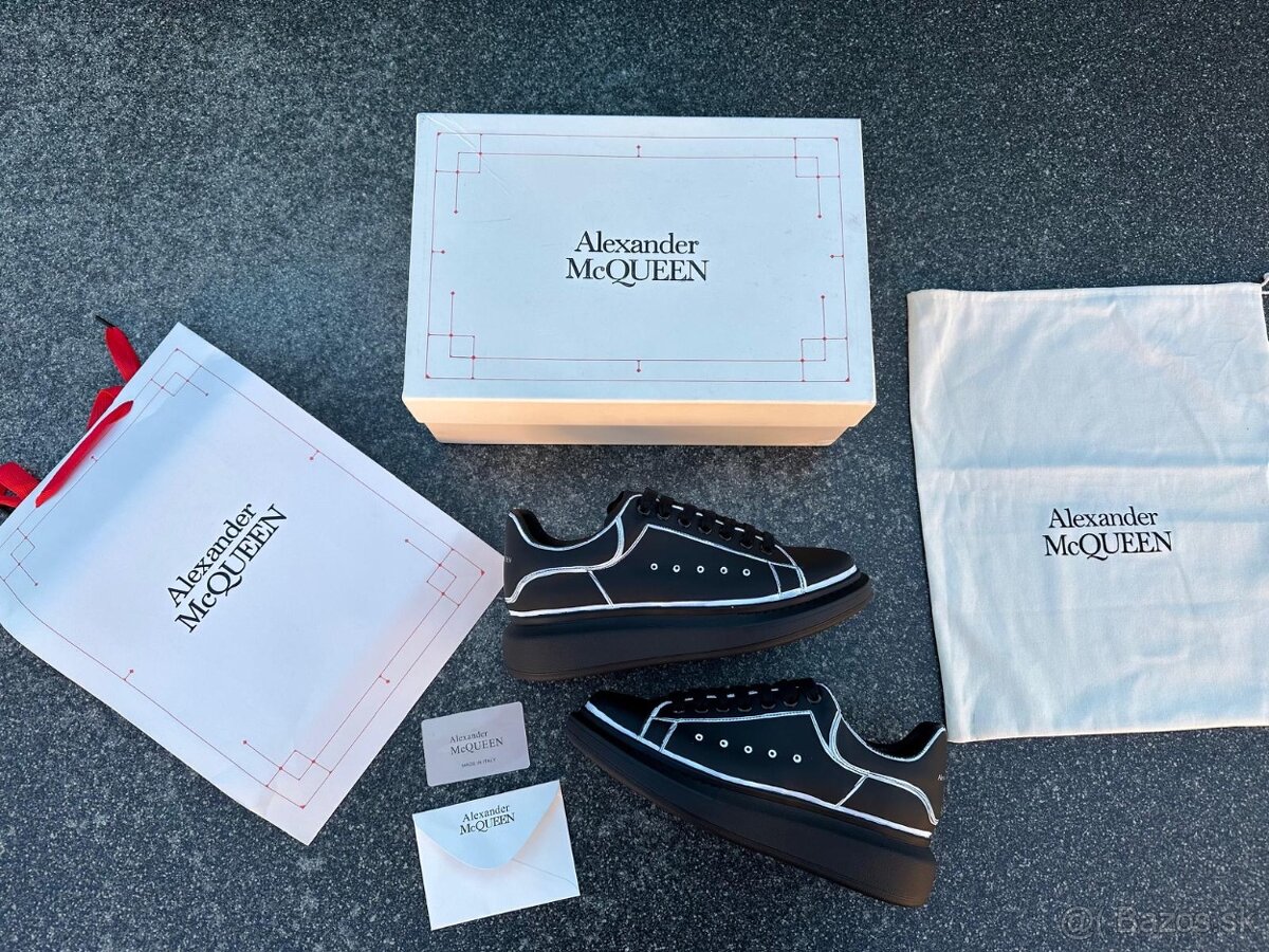 Alexander McQueen black tenisky,