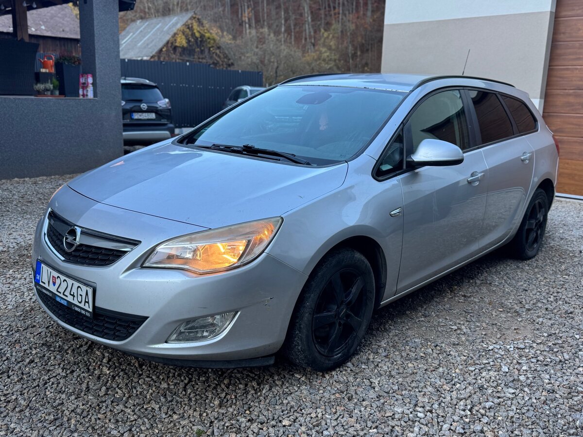 Opel Astra Caravan 1.7cdti 2012 PLNE POJAZDNÉ