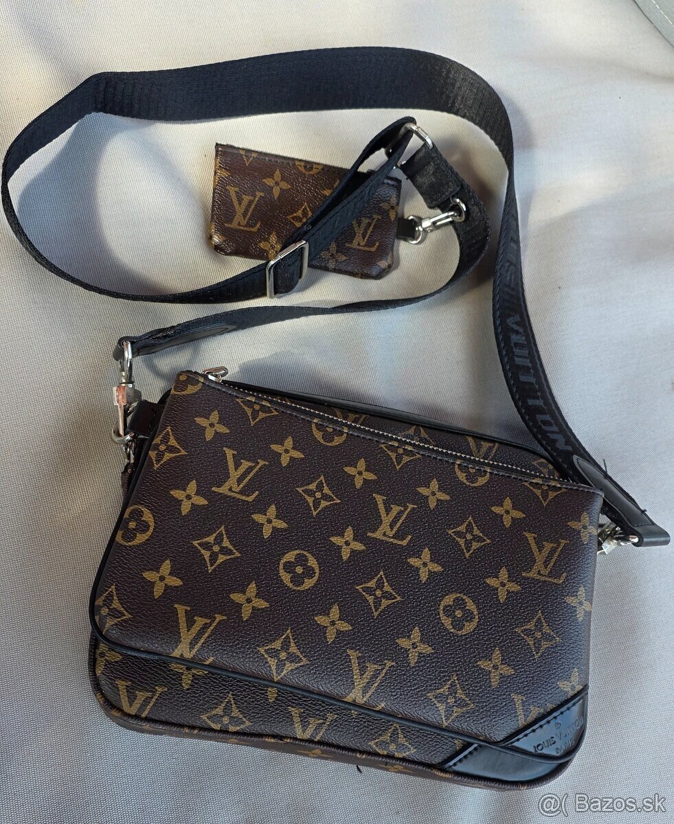 Luis Vuitton - Multi Pochette Accessoires Monogram Canvas