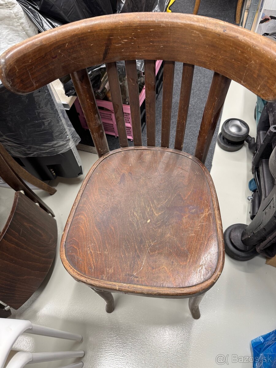 drevena retro stolicka