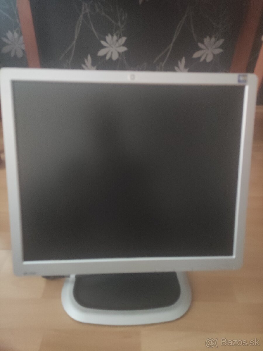Predám monitor19" (48 cm), 1280 x 1024 
