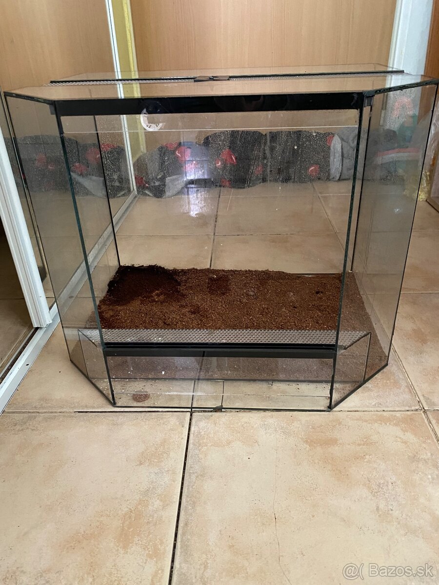 Predám terárium D40 Š50 V40 za 90€