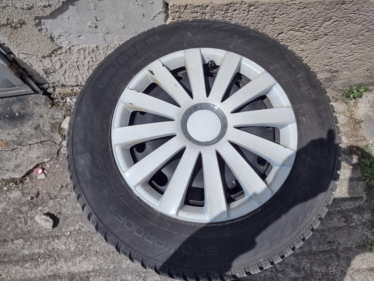Predám Skoro Nové Zimné pneumatiky Na plech Disk 5x100 R15