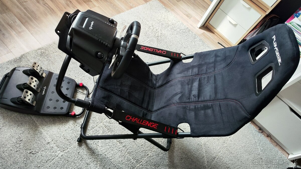 Predam hernu sedacku s volantom a pedalmi