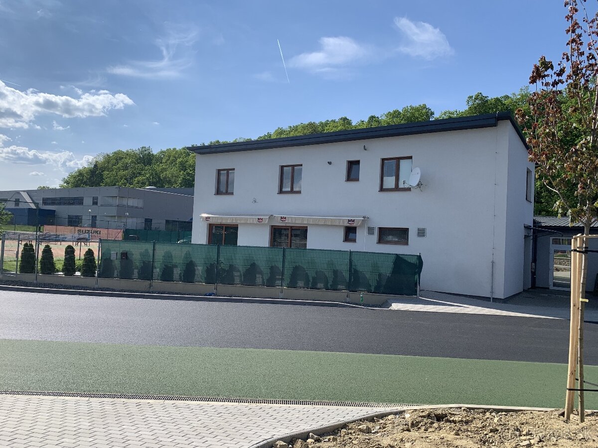 Hľadáme kuchára, pomocného kuchára (ku), pizziara (ku) (ku)