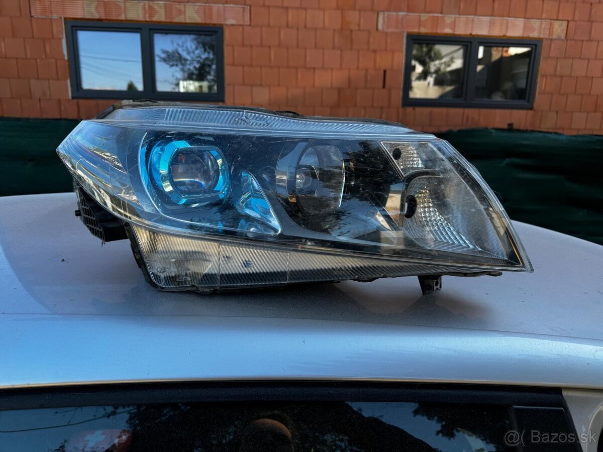 Suzuki Vitara III 2015- pravé predné svetlo Full Led