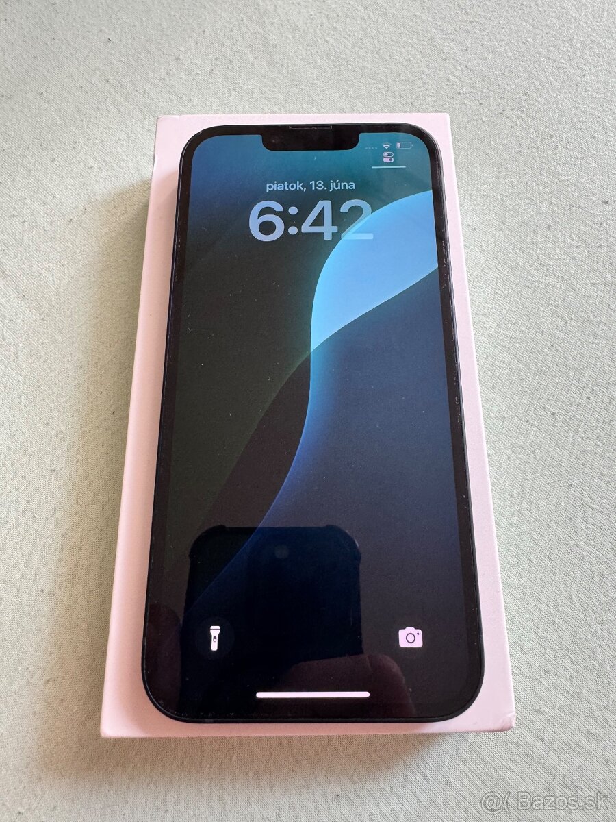 Apple iPhone 13 Midnight