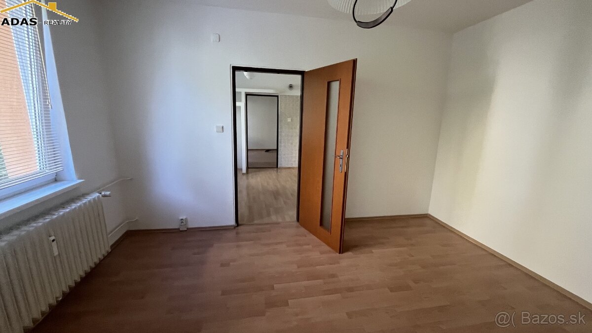Ponúkame 3-izbový byt na sídlisku Západ.