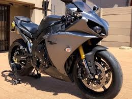Yamaha R1 big bang kúpim