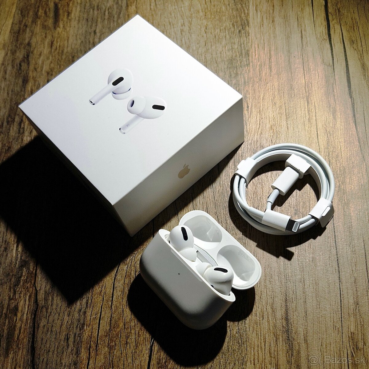 Apple AirPods Pro (1. generácia)