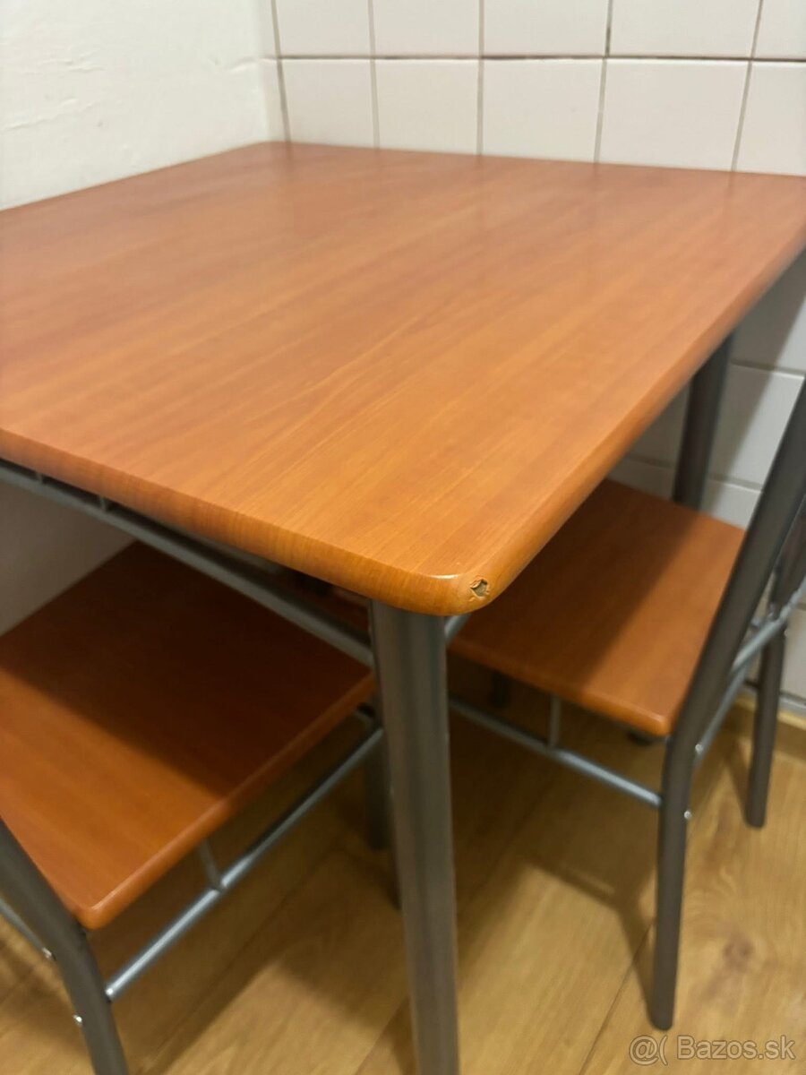 Stôl+stoličky