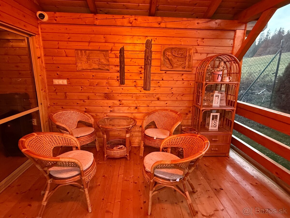 Ratanový set – 4 kreslá, stolík, policový regál a stojan