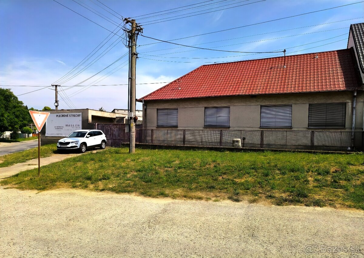 Na predaj 4 izbový rodinný dom-Dvorníky 10km od Hlohovca